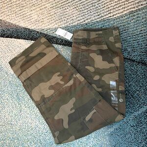 American Eagle Outfitters Women’s Button Fly Camouflage Cargo Pants Size 4